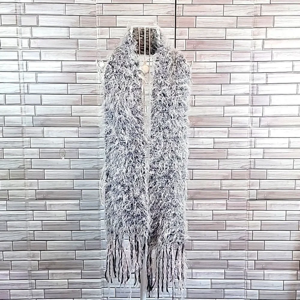 Unbranded black and white eyelash scarf One Size